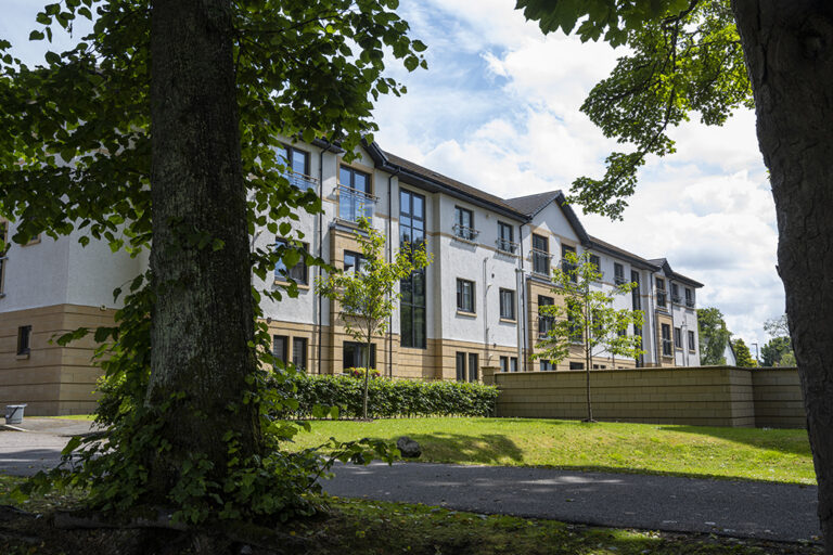 Inverness City Suites Apartment