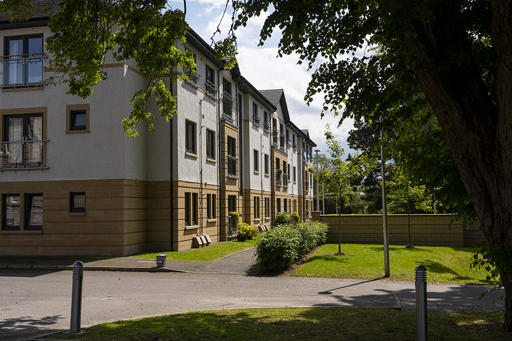 Inverness City Suites Apartment
